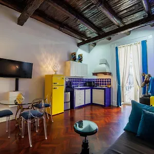  Holiday home Bellini Primo Piano Italy